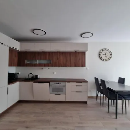 アパート In The Center Of